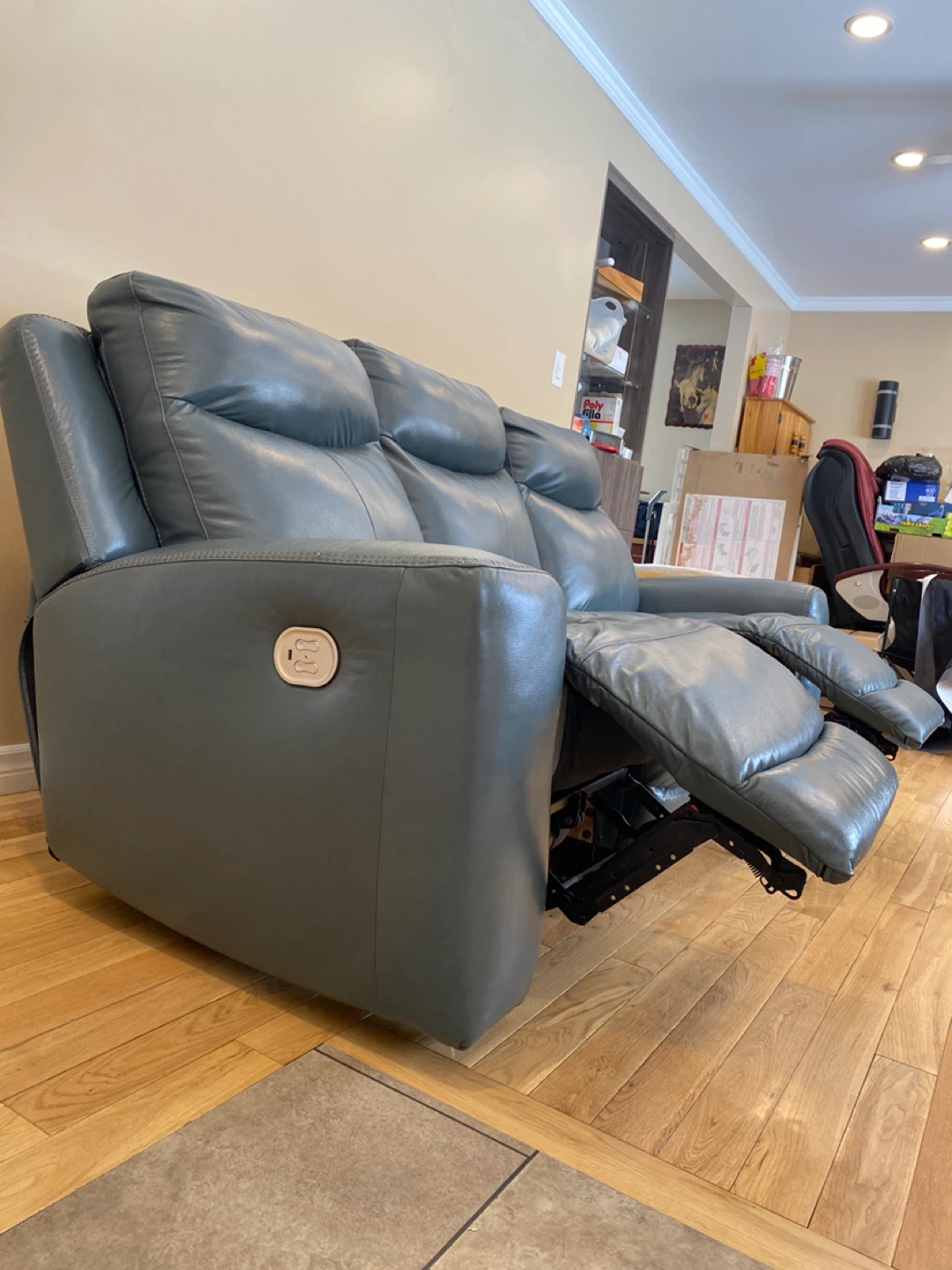 Like New Mindanao Power Reclining Sofa (CAN DELIVER) - photo 3