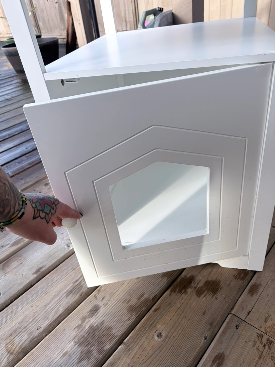 White Pet Enclosure Side Table - photo 3
