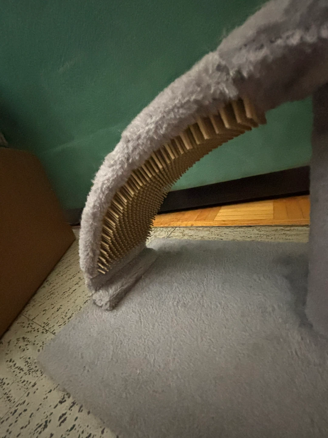 Cat Scratching Post - photo 3