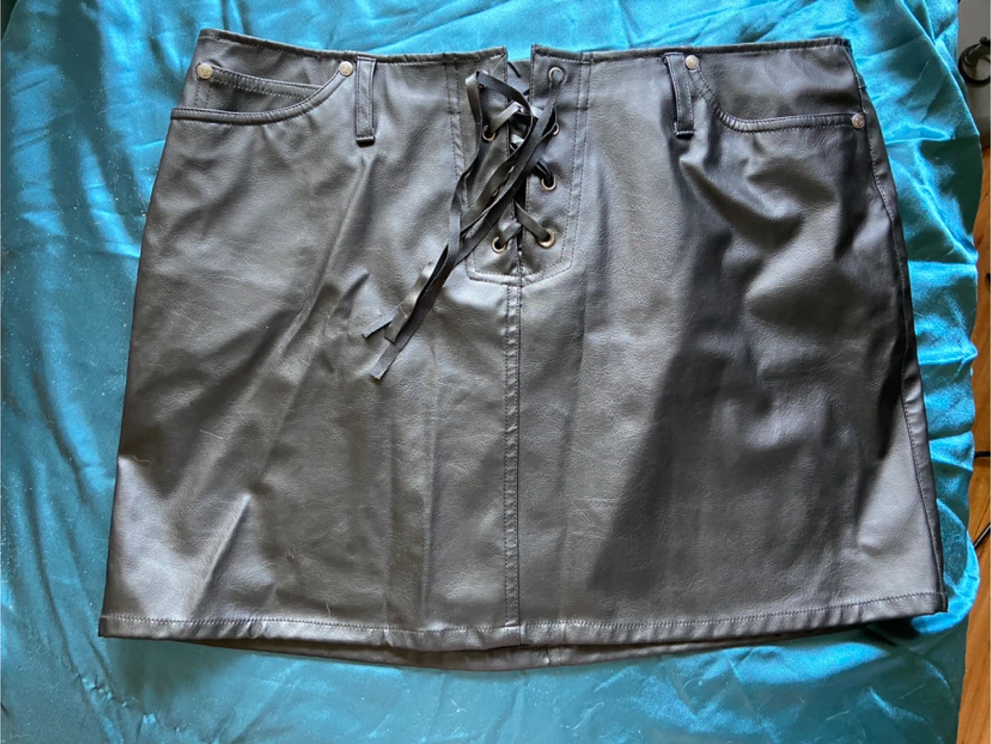 No Boundaries Juniors Faux Leather Lace-Up Mini Skirt Size 15