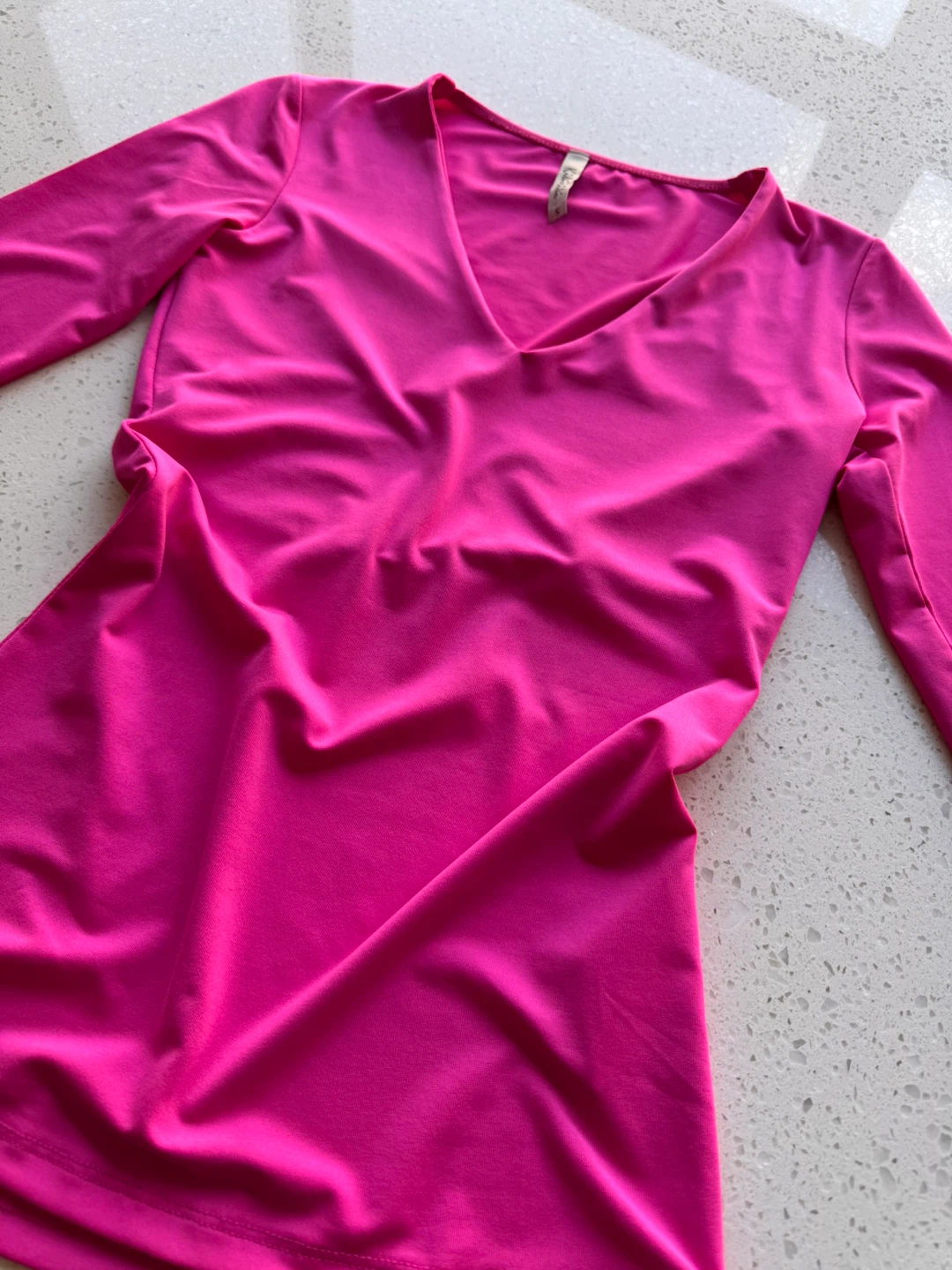 Kikiriki Deep Fuchsia Form-fitting V-Neck Top – XS - photo 2