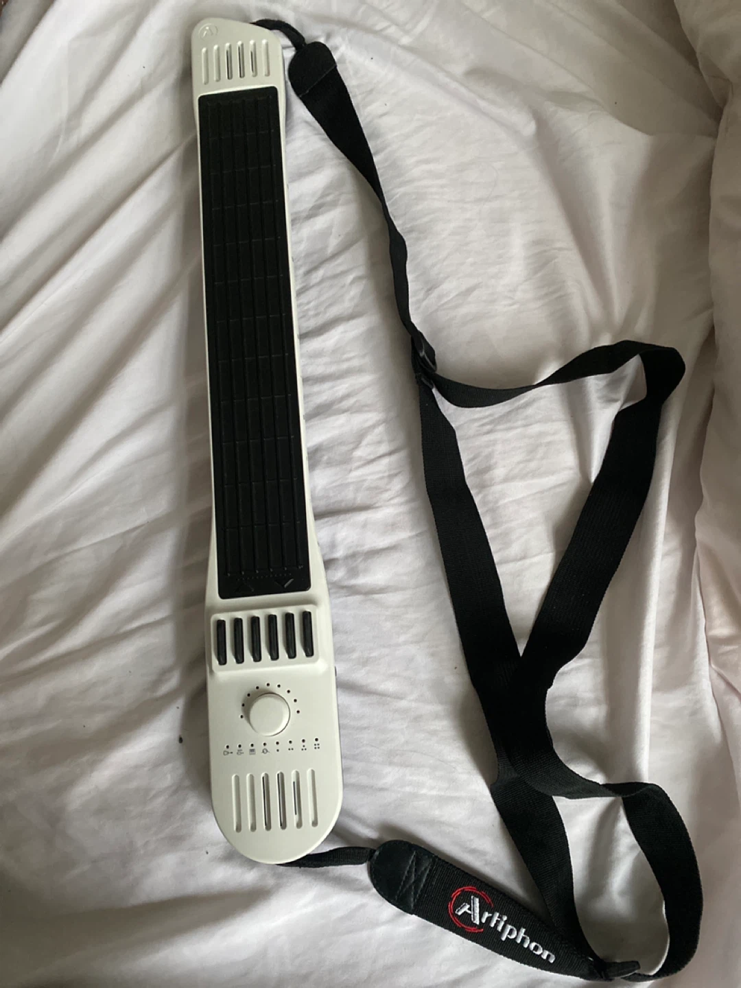 Artiphon Chorda Portable Guitar Synthesizer