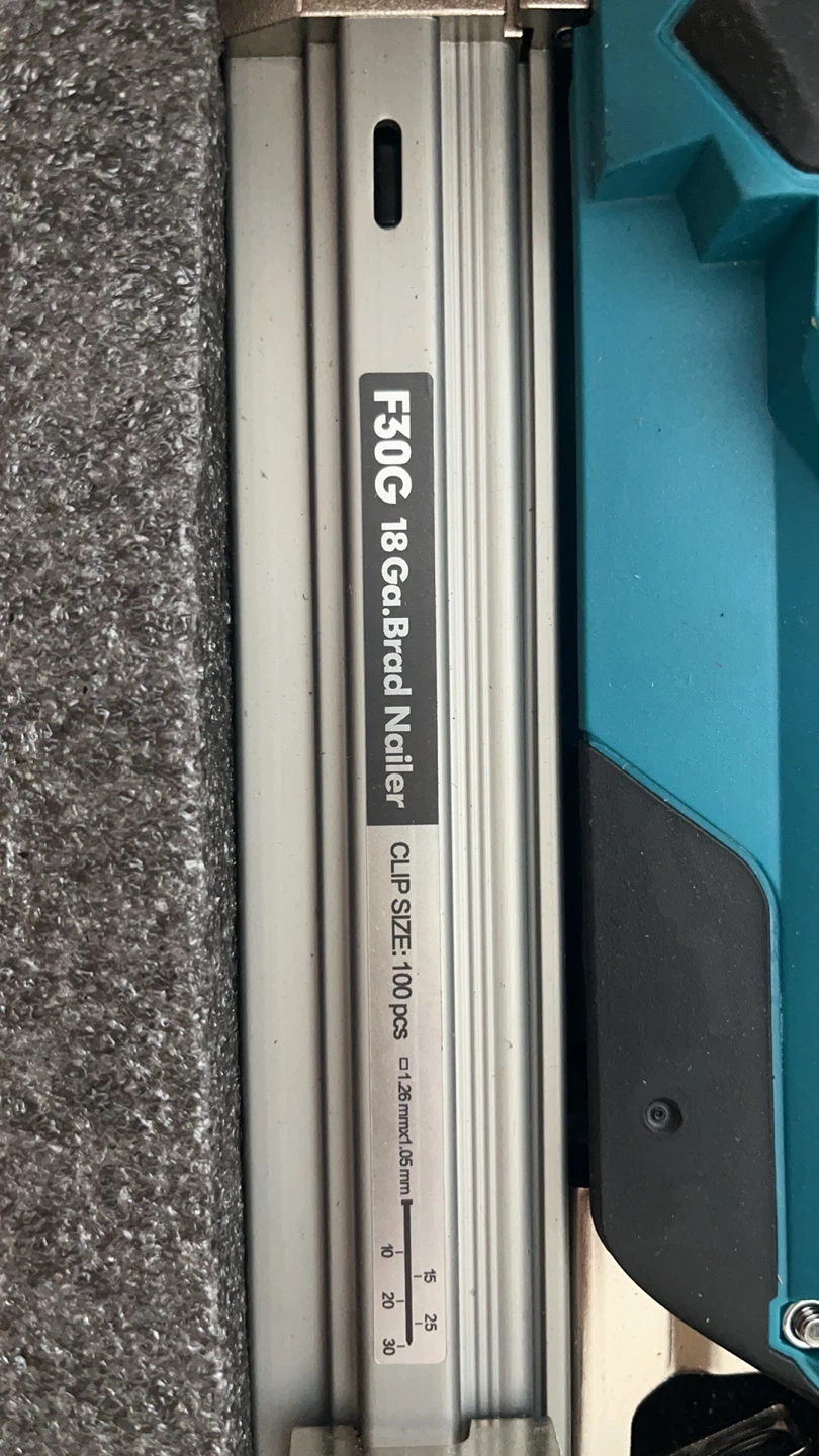 ONEVAN F30G 18 Ga. Brad Nailer with 2 Batteries - photo 2