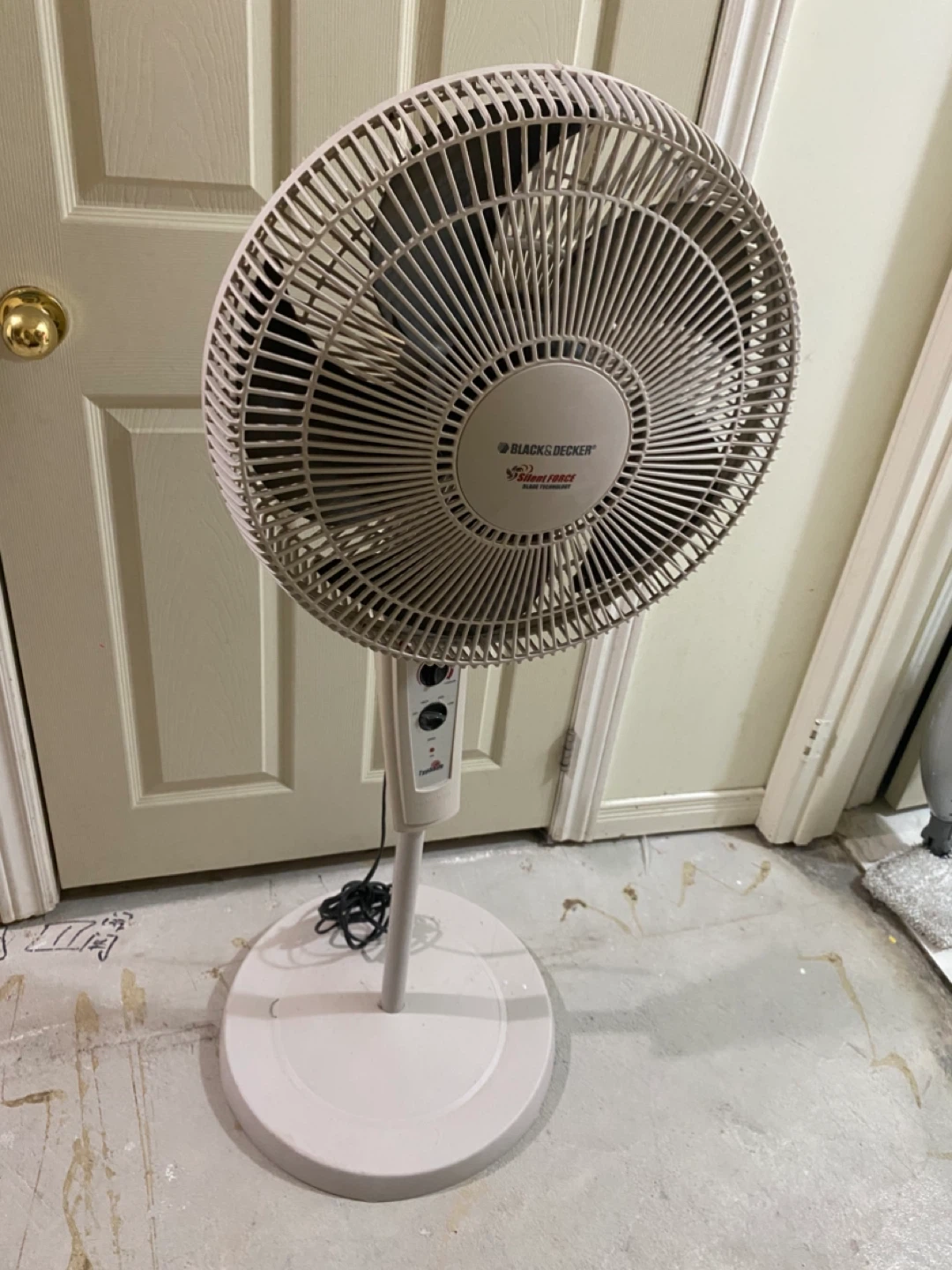 BLACK+DECKER Silent Force Pedestal Fan