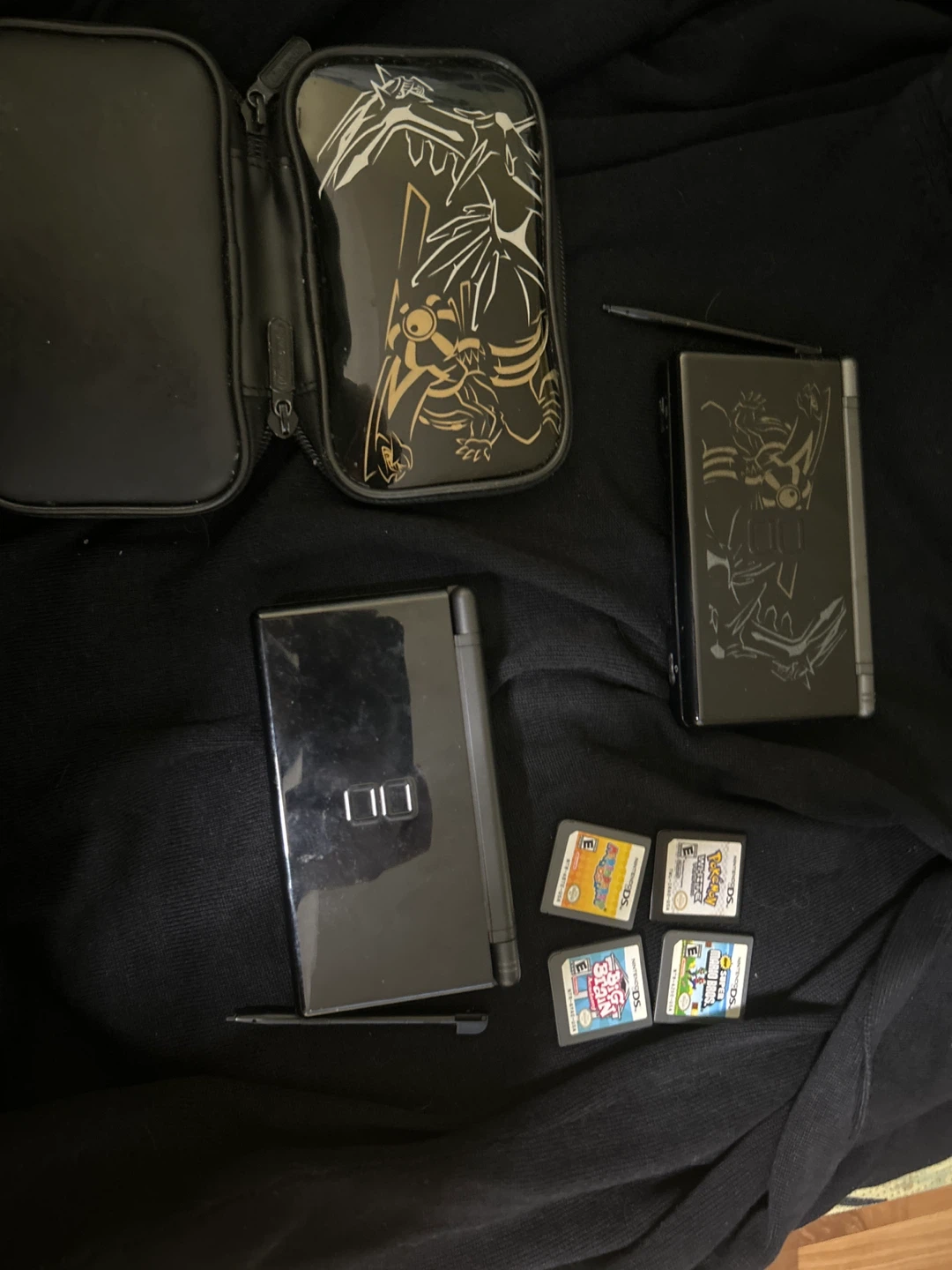 Nintendo DS Lite Bundle with Games and Case