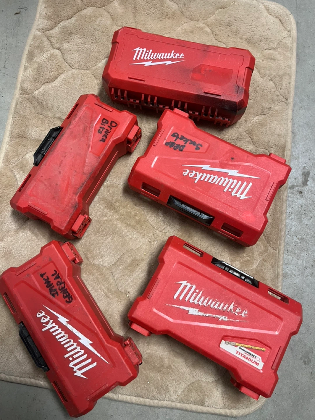 Milwaukee Drill Bit and Driver Bit Set with Cases - photo 2