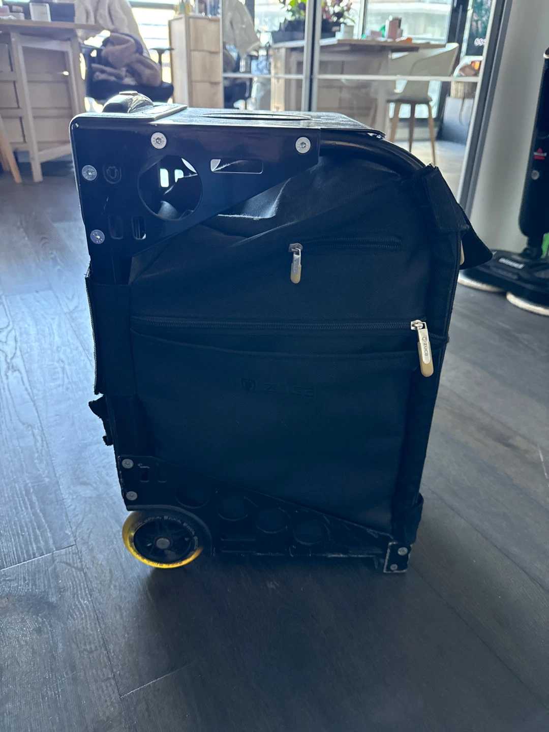 Zuca Make Up For Ever Professional Rolling Makeup Case - photo 2