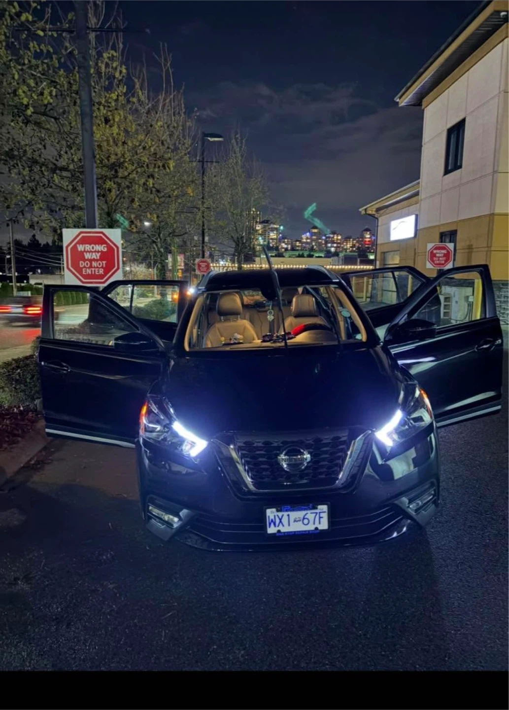 Black Nissan Kicks SUV 2020 - photo 3