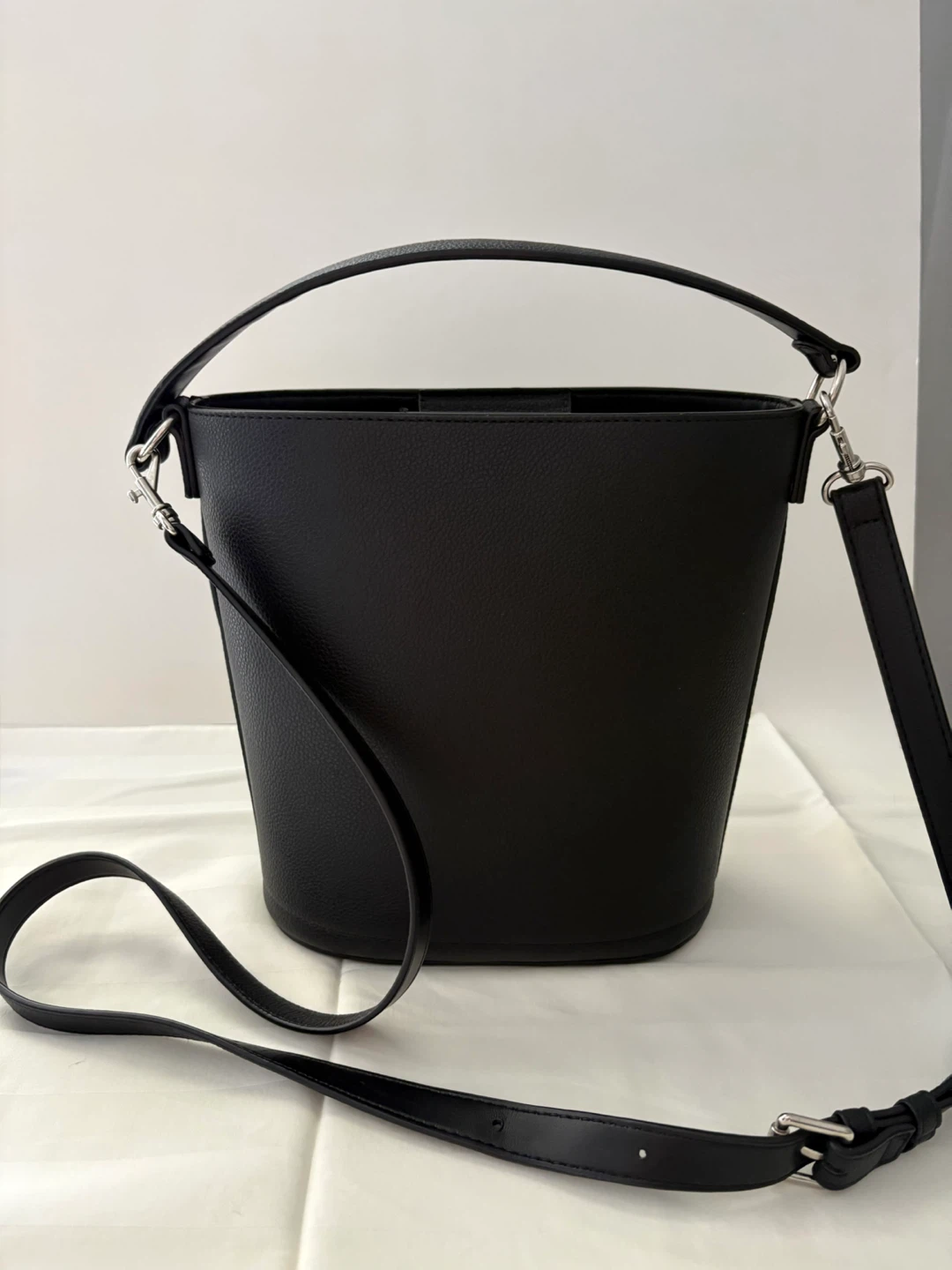 Uniqlo bucket shoulder bag - photo 2