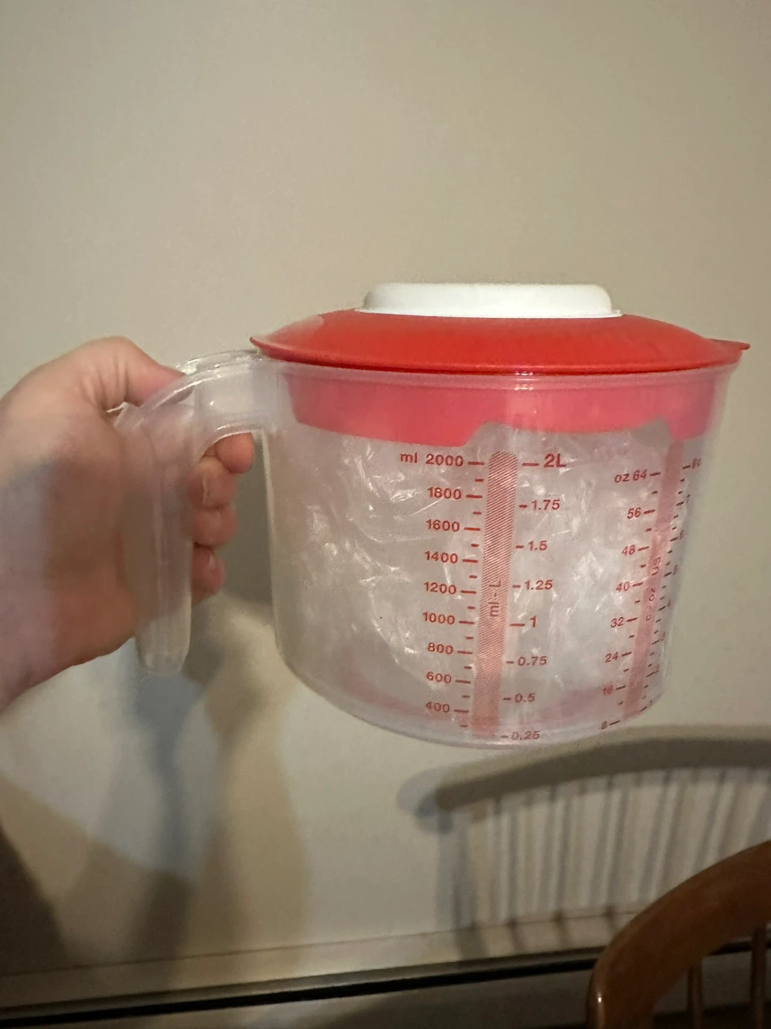 Tupperware 2L Measuring Jug