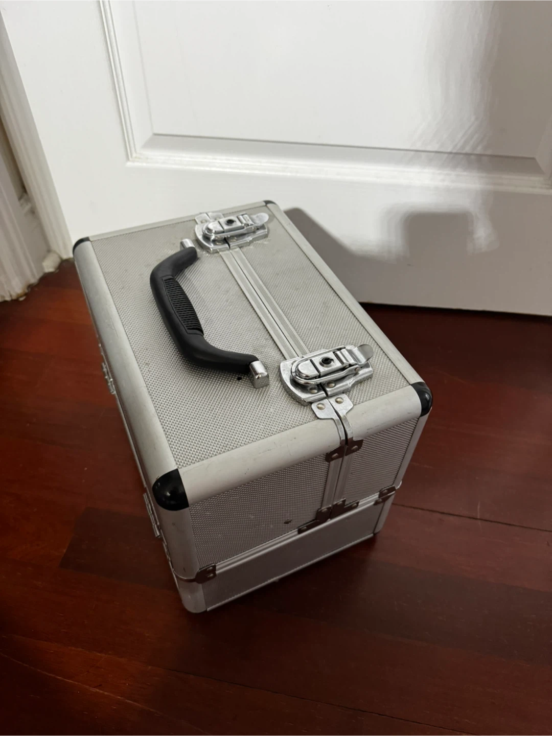 Silver Train Case Makeup Organizer - photo 3