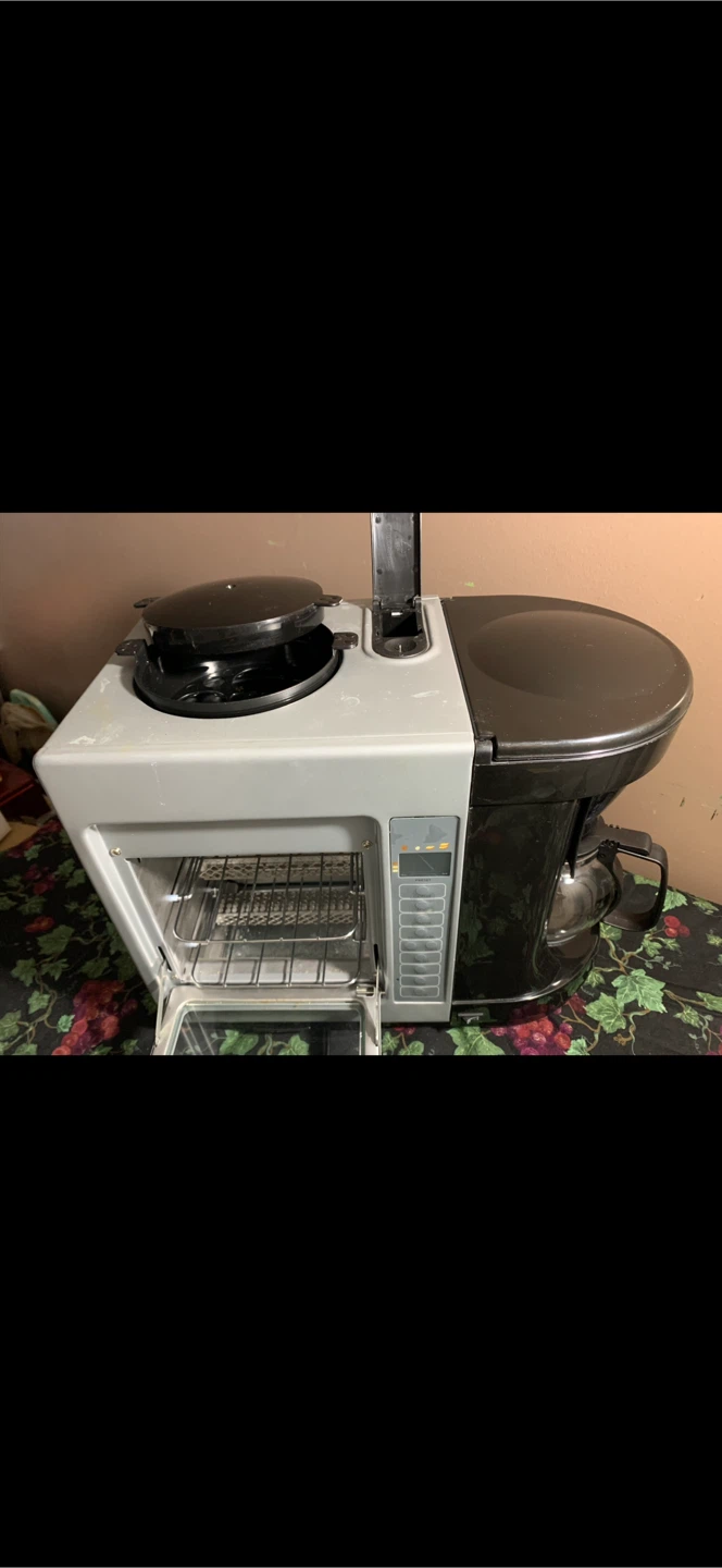 3 in 1 Breakfast Machine - Toaster Oven, Coffee Maker, Griddle