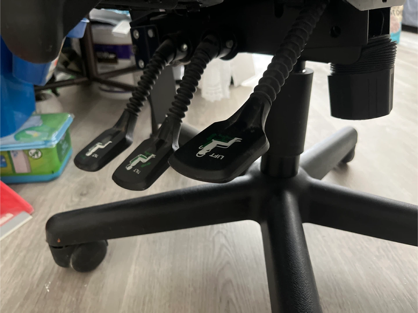 Black Office Chair FREE🥕 - photo 2