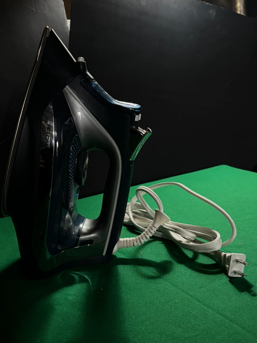 Rowenta DW23 AccessSteam Iron - photo 4