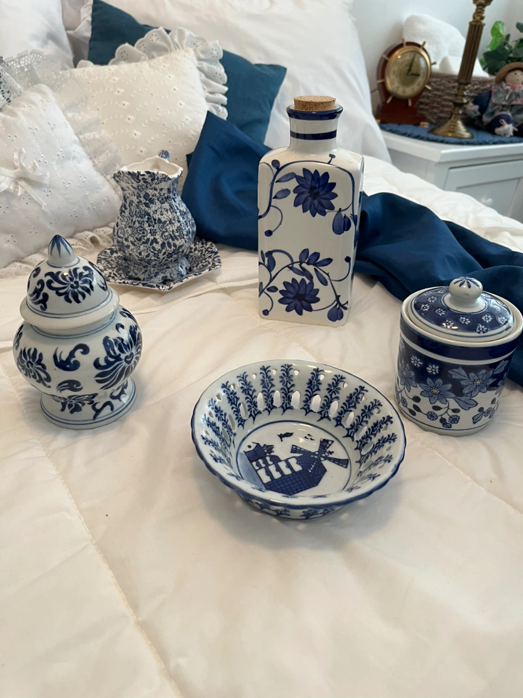 Blue and White Porcelain Decorative Set - photo 3
