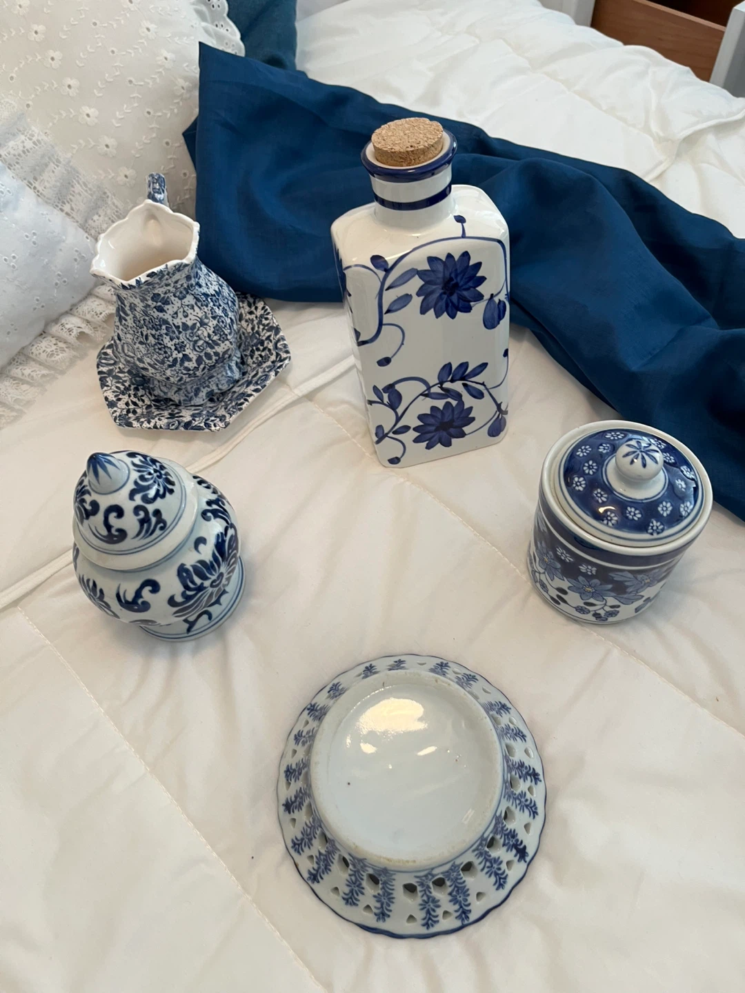 Blue and White Porcelain Decorative Set - photo 4