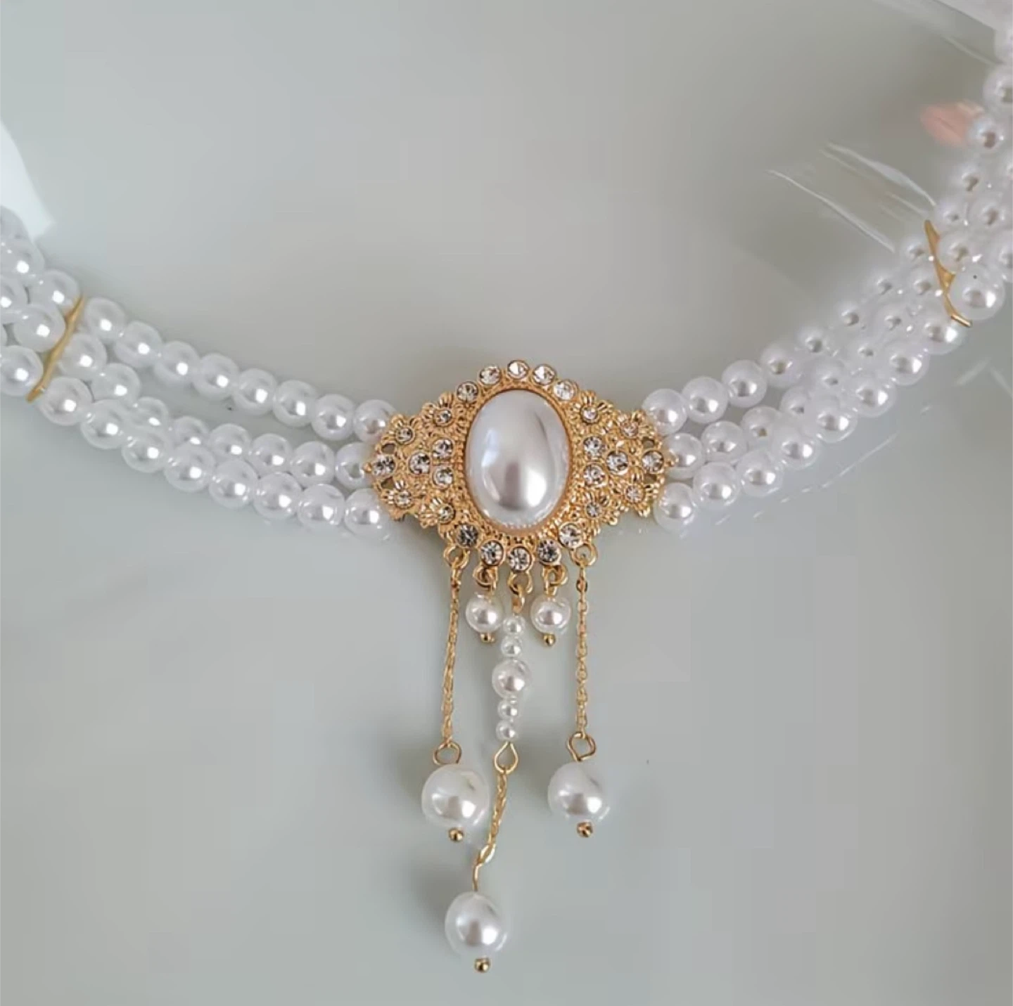 ELEGANT PEARL NECKLACE, BAROQUE STYLE - photo 3