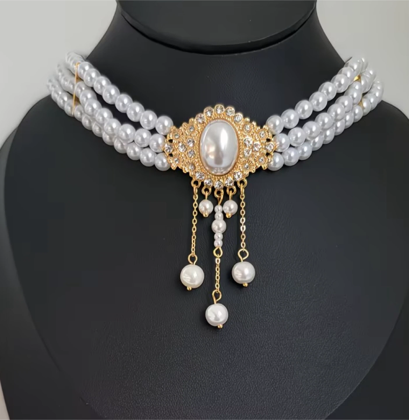 ELEGANT PEARL NECKLACE, BAROQUE STYLE - photo 2