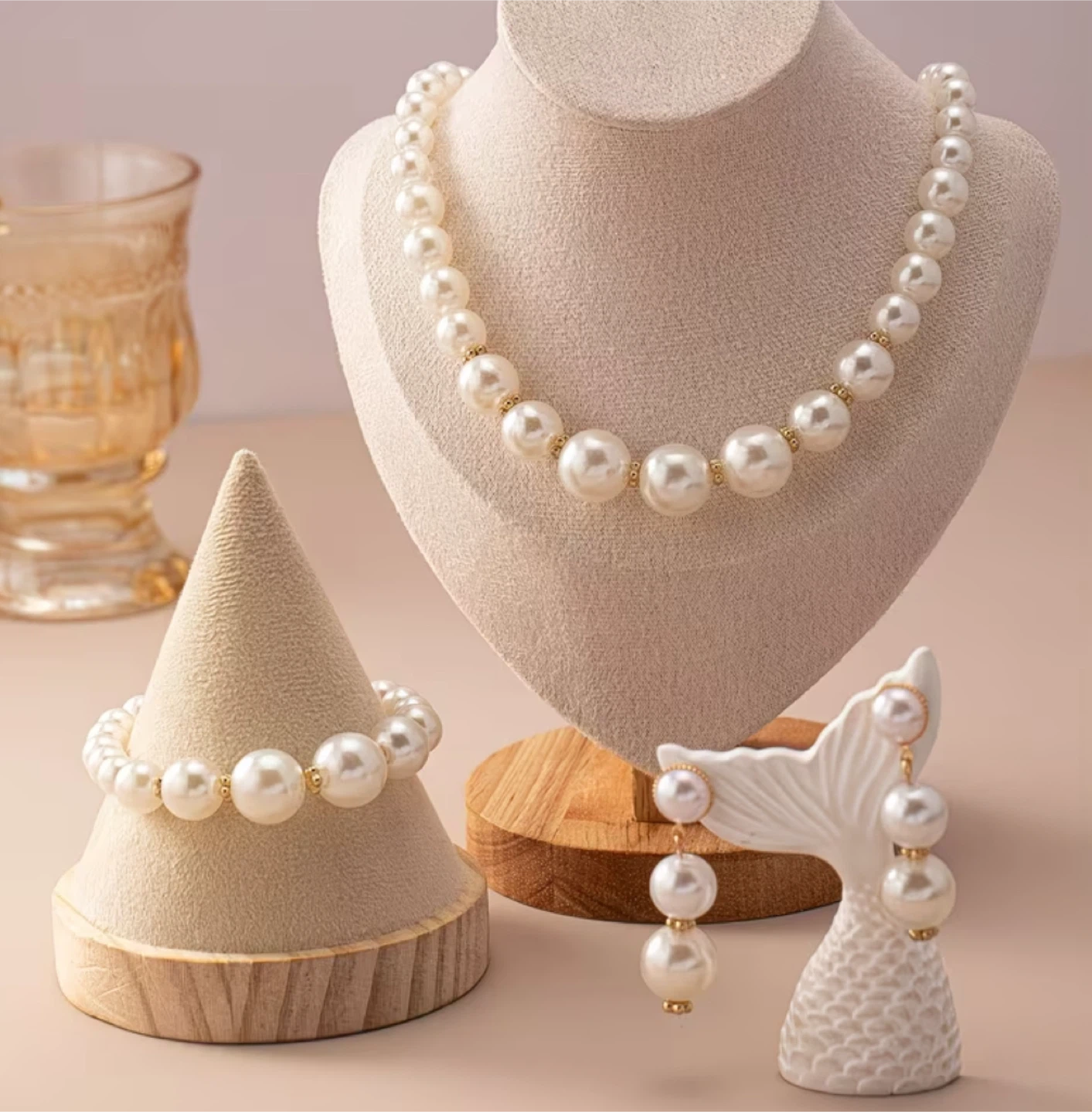 Elegant 4-piece pearl necklace set