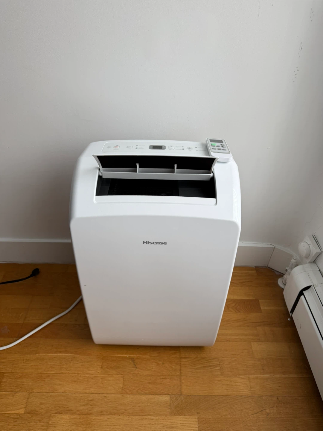 Hisense Portable Air Conditioner AP0723CW1W - photo 2