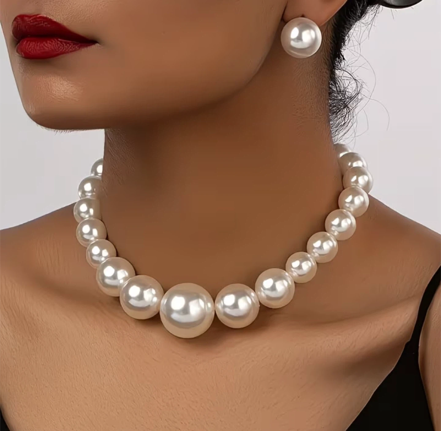 2-piece set with a romantic French style