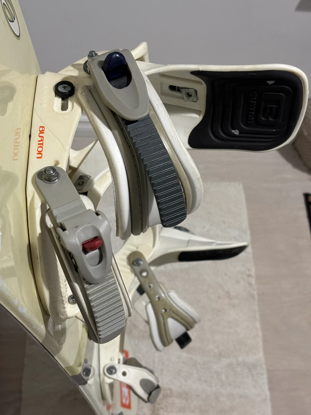 Elan Snowboard with Burton Bindings - photo 2