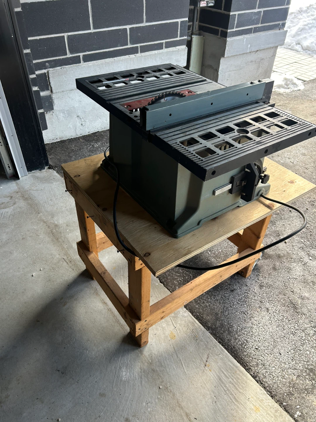 Delta Bench Saw Model 36-545 Type 2 - photo 3