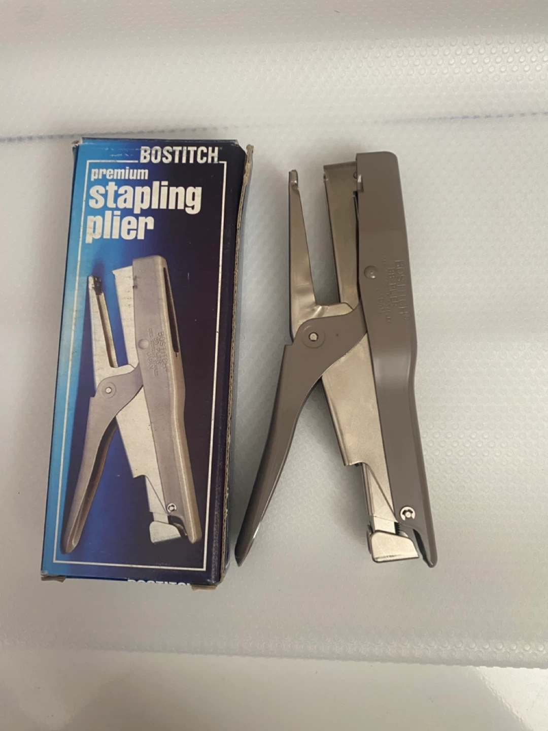 Bostitch B8 Premium Stapling Plier