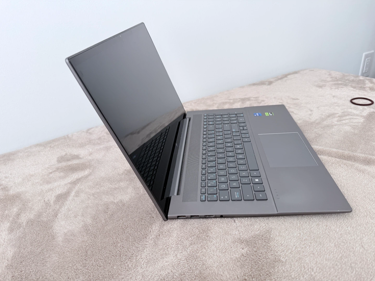 HP Envy 17 Gaming Laptop– i7 / 17” - photo 2