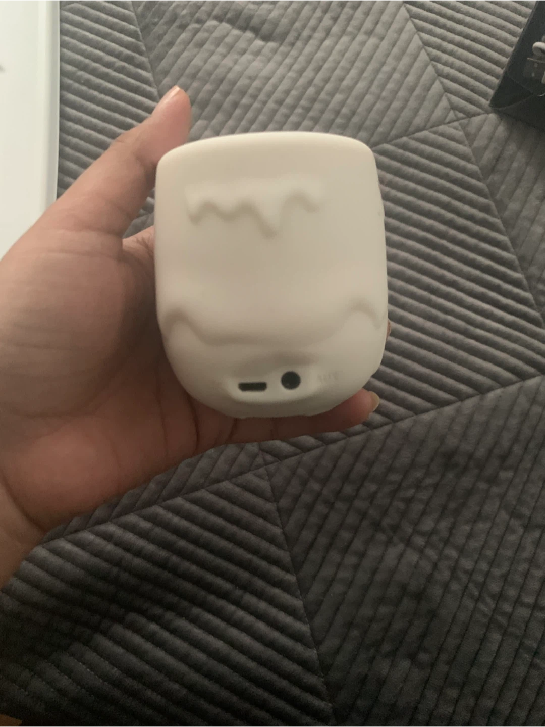 White Drips Portable Bluetooth Speaker - photo 2