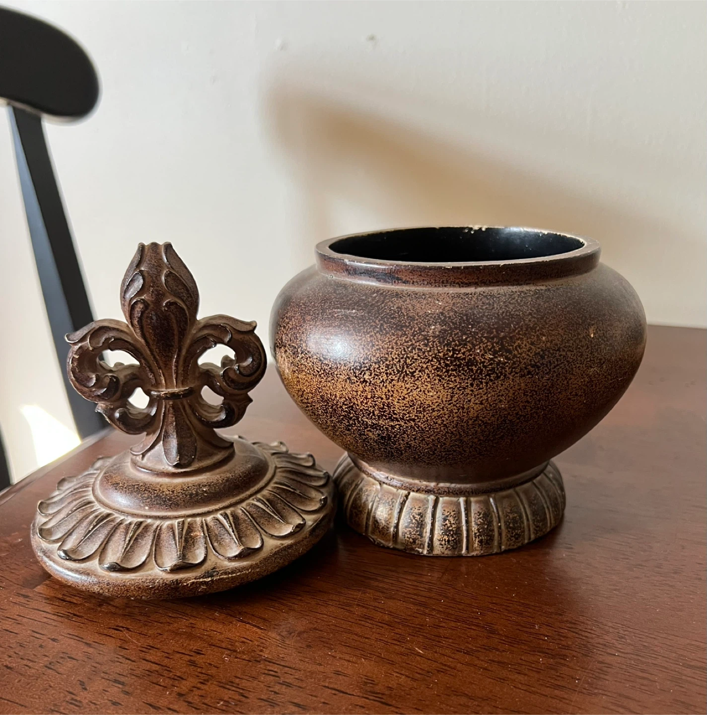 Decorative Distressed Jar with Fleur-de-lis - photo 3