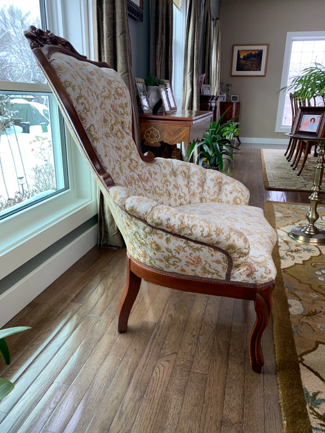Vintage Accent Chair with Floral Upholstery - photo 2