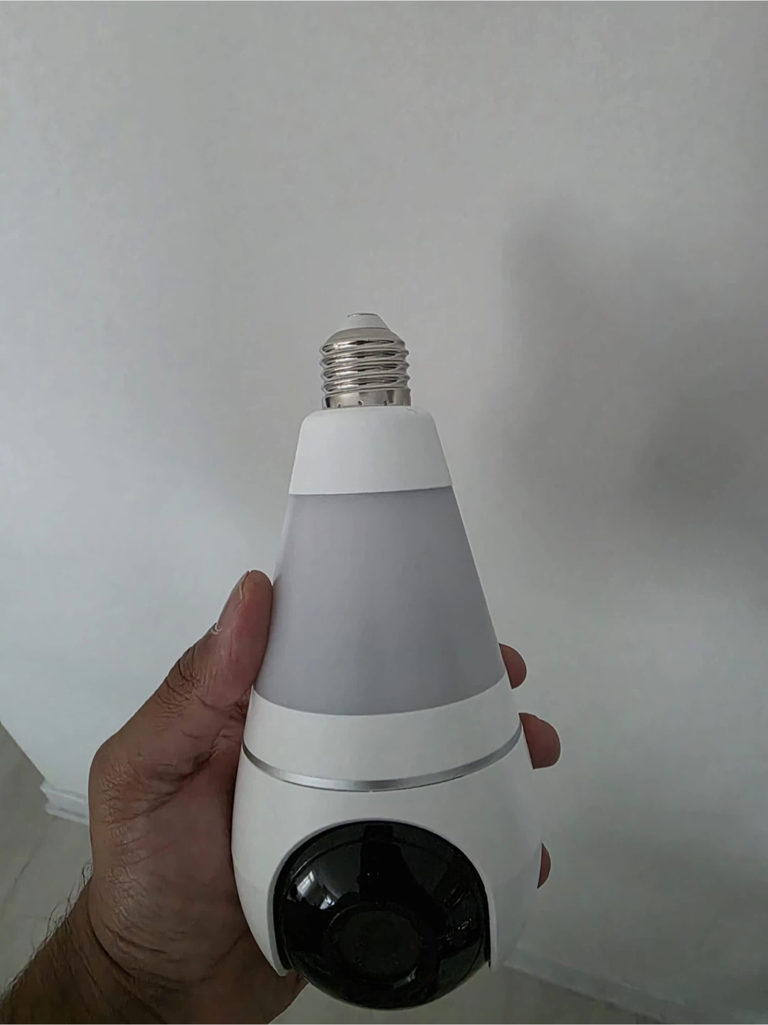 Lorex 2K Wi-Fi Smart Lightbulb Camera 2-Pack - photo 2