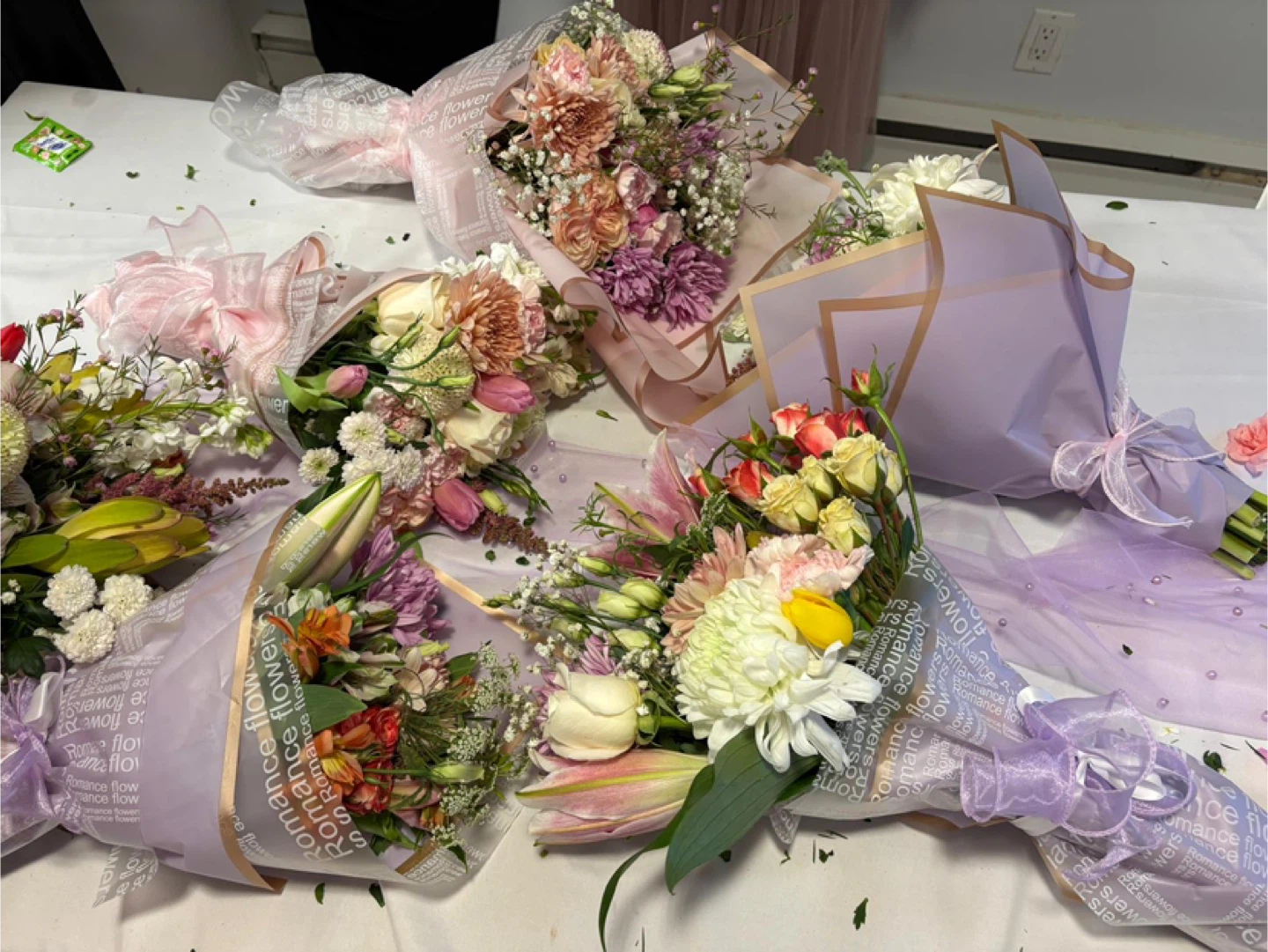 Flower Bouquet Wrapping Paper - photo 3