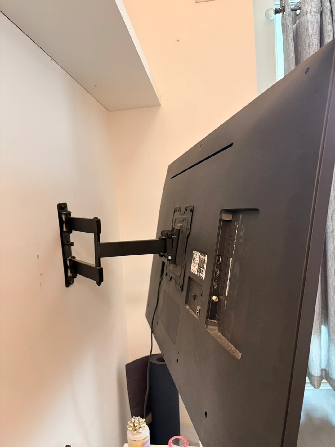 LG 50-inch Smart TV with wall mount - photo 3