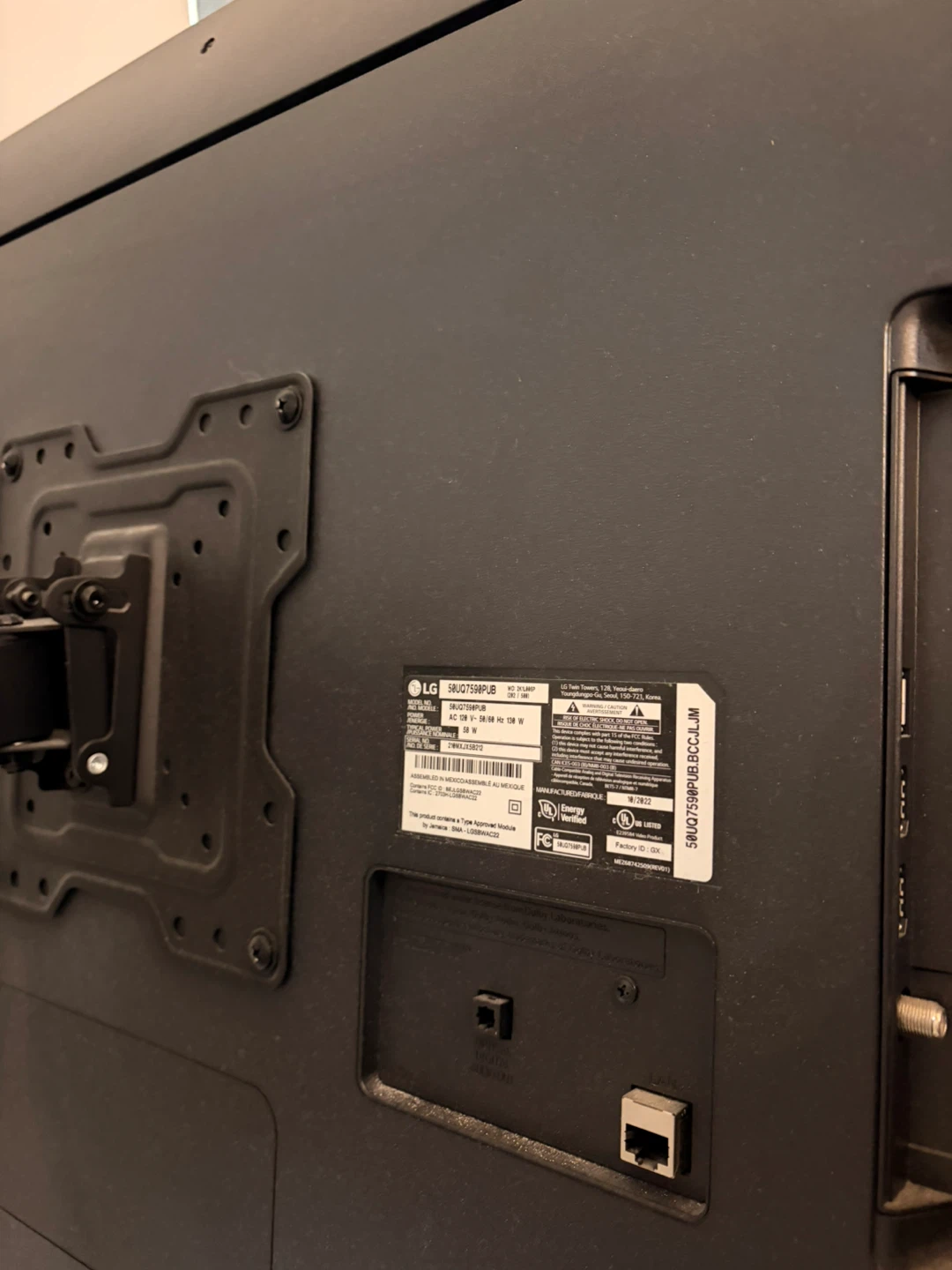 LG 50-inch Smart TV with wall mount - photo 2
