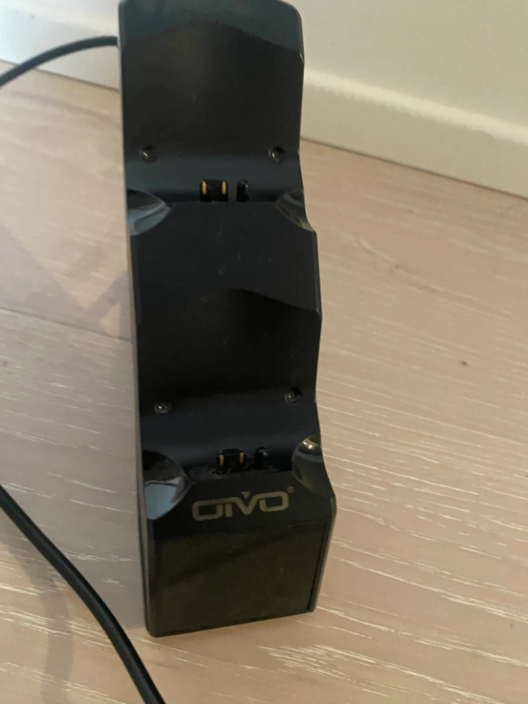 OIVO Dual Controller Charging Dock for PS4 - photo 3