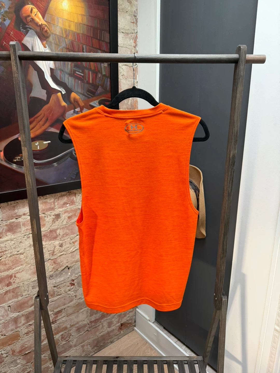 Under Armour Orange HeatGear Sleeveless Shirt - Size SM/CH - photo 2