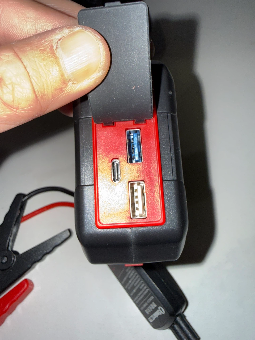 Soulier Jump Starter and Air Compressor Combo 1200A - photo 4