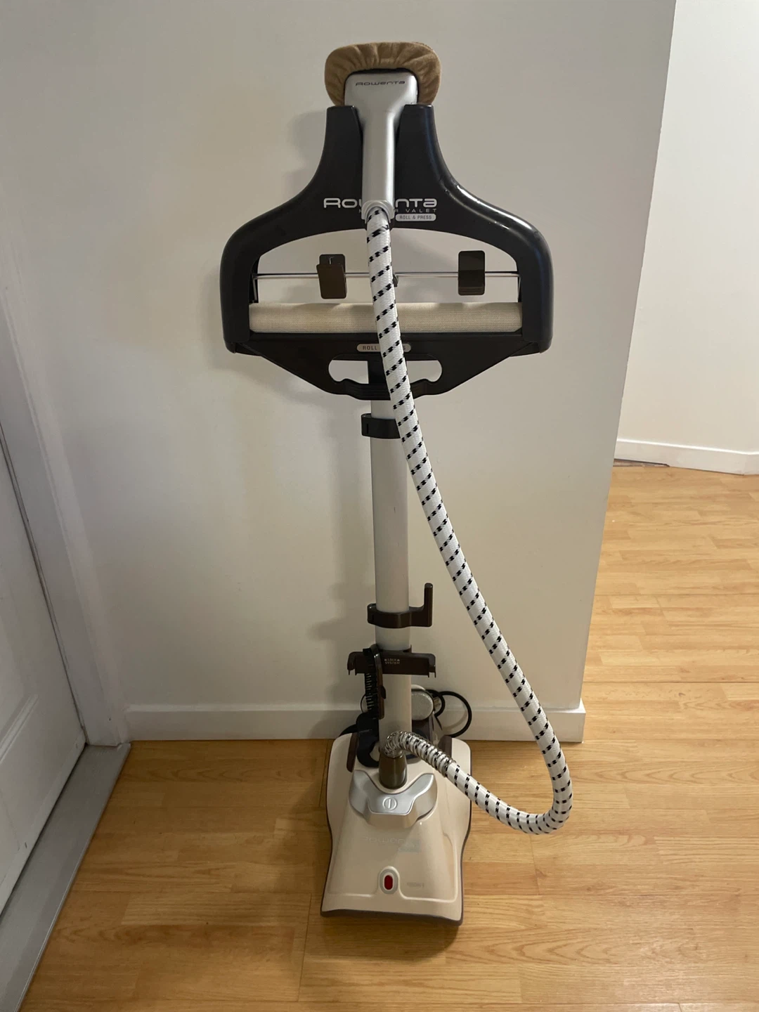 Rowena master valet roll and press steamer1550 W