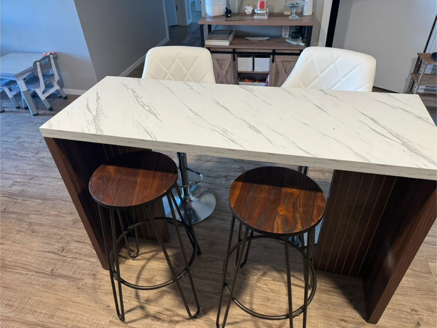 Kitchen Island with Marble-Look Top and 2 bar chairs & 2 stools - photo 2