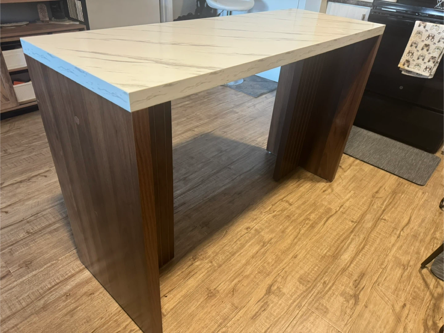 Kitchen Island with Marble-Look Top and 2 bar chairs & 2 stools - photo 3