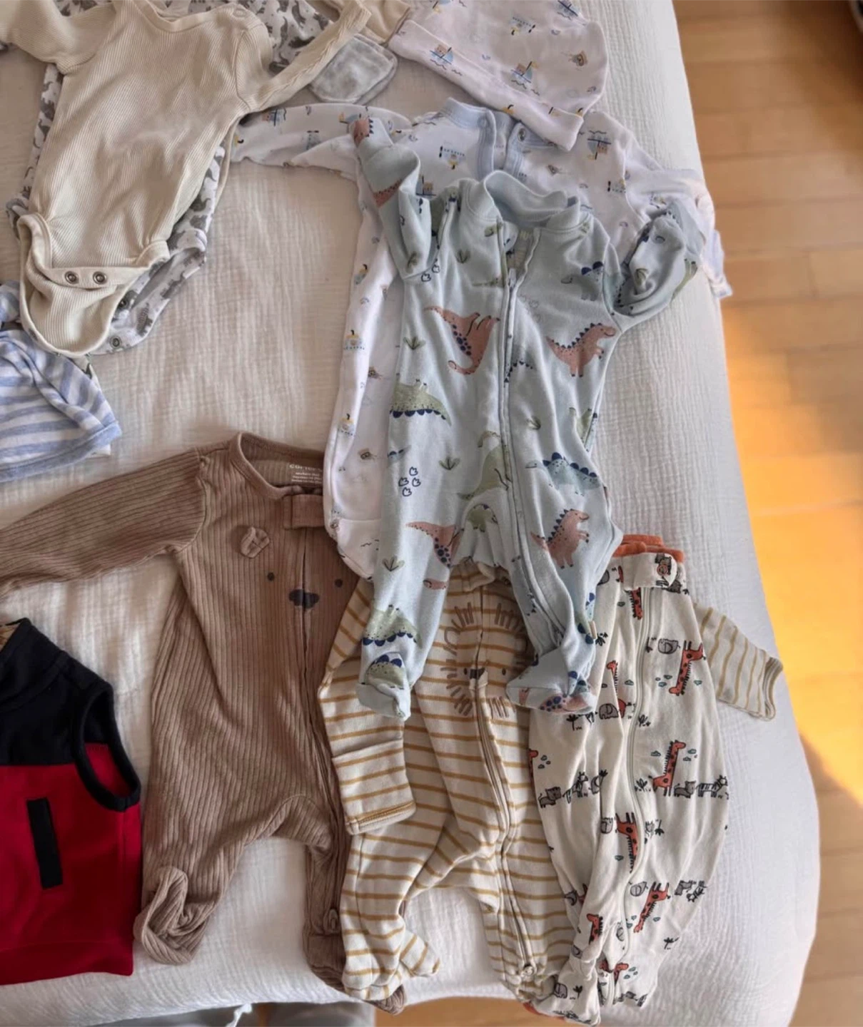 Newborn 0-1 month Baby Clothes Bundle - photo 3