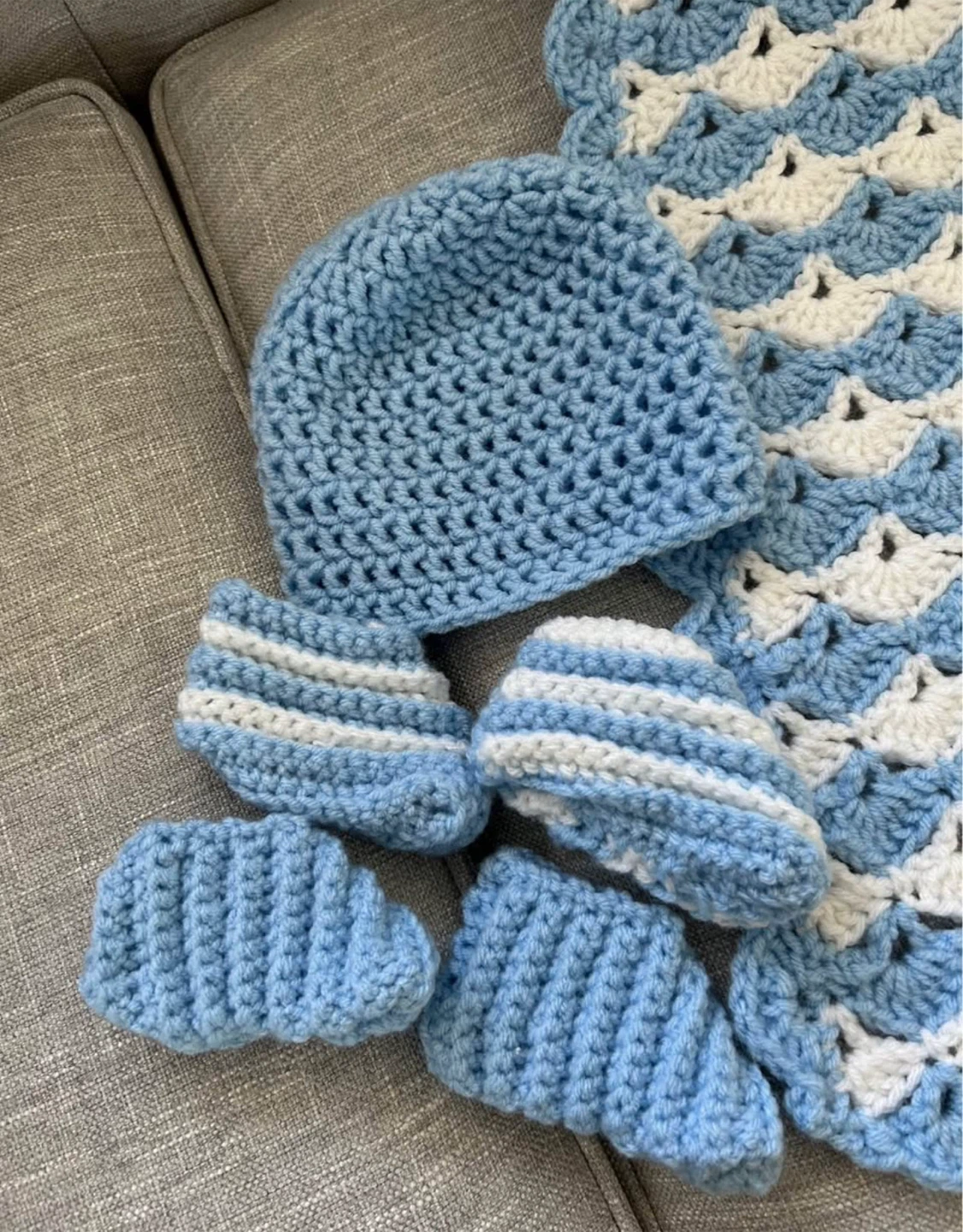 Knitted booties and hat