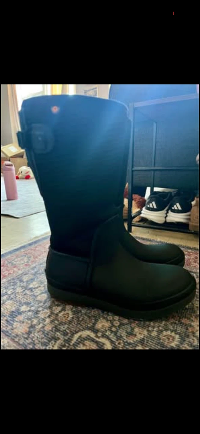 Bogs Women's Black Insulated Boots