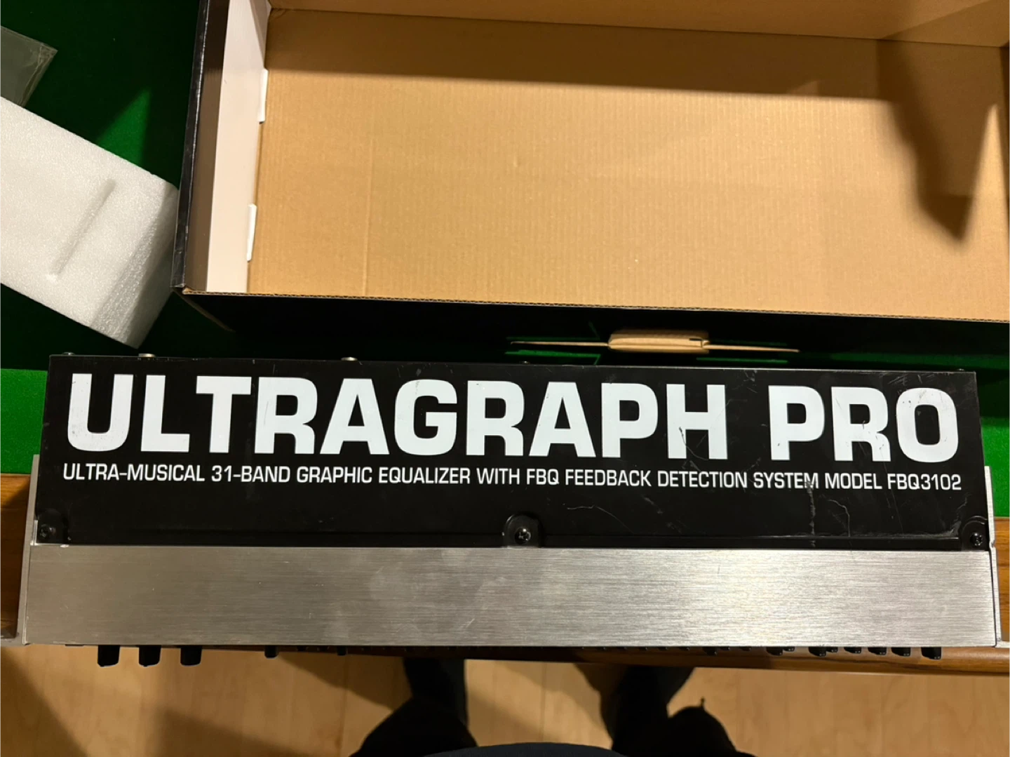 Behringer Ultragraph Pro FBQ3102 31-Band Graphic Equalizer - photo 2