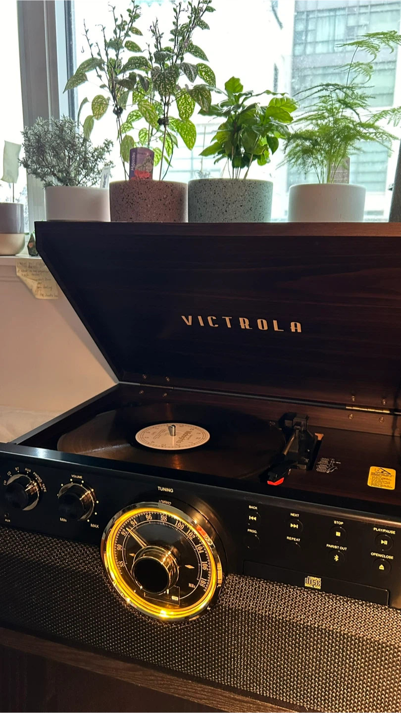 Victrola Empire Signature Record Player - photo 2