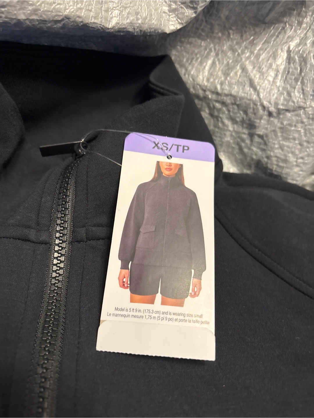 Bundle of Women's XS/TP Tops - Gaiam, Roxy, Matty M - photo 4