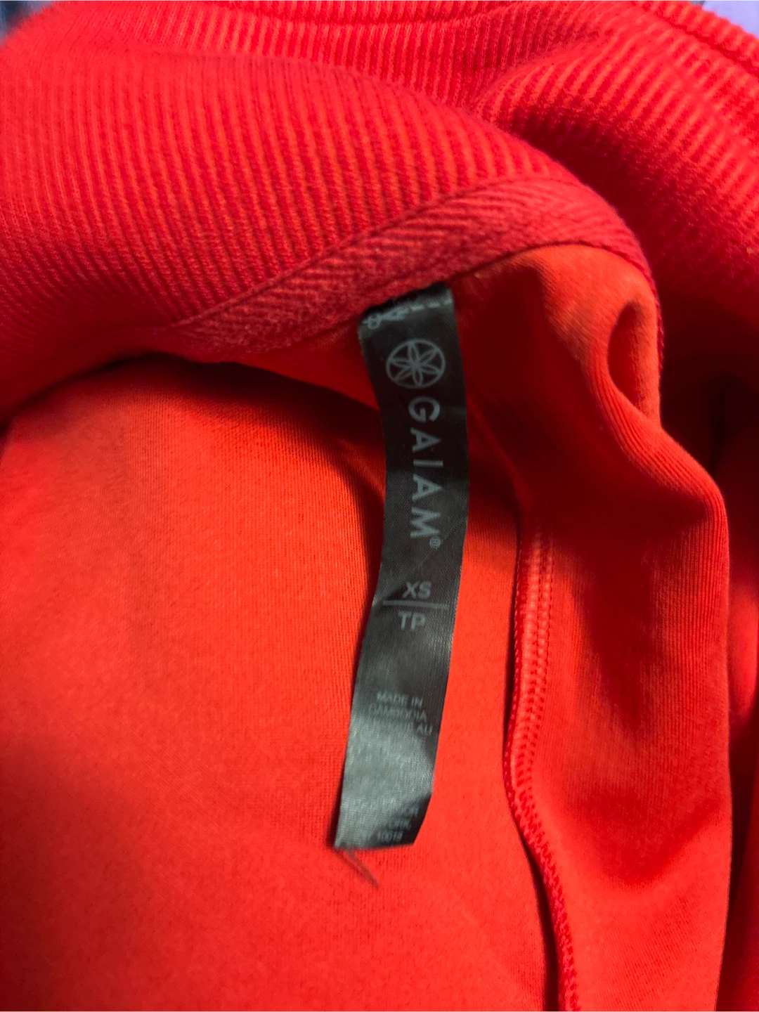Bundle of Women's XS/TP Tops - Gaiam, Roxy, Matty M - photo 2