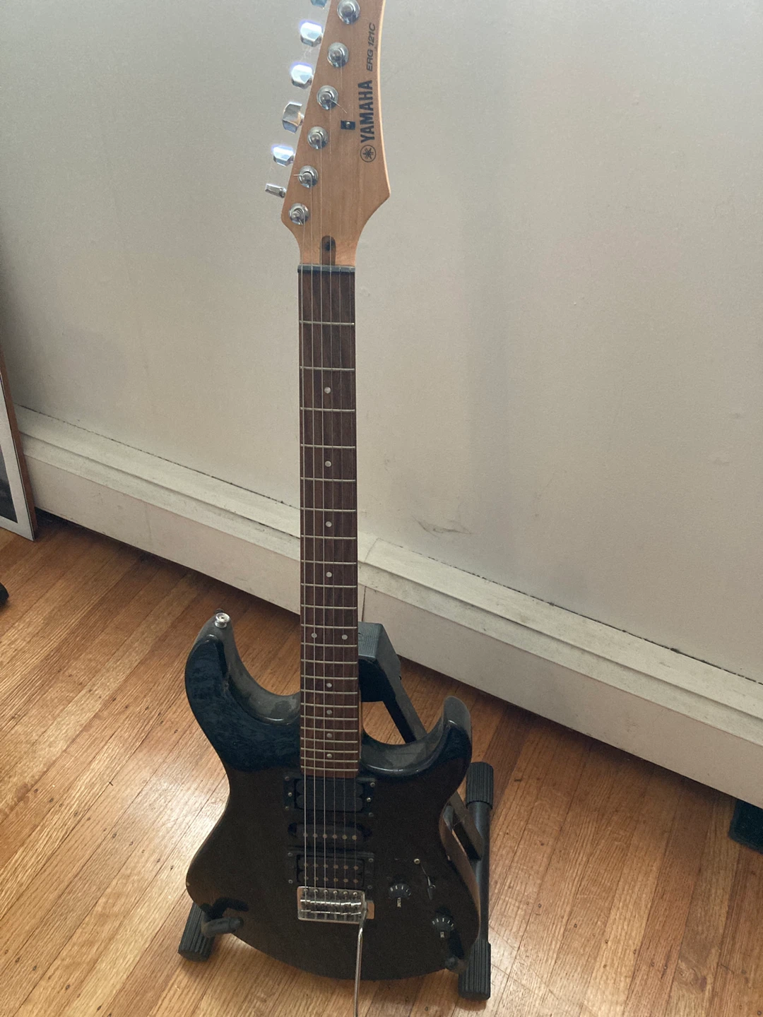 Yamaha ERG121 Electric Guitar - photo 3